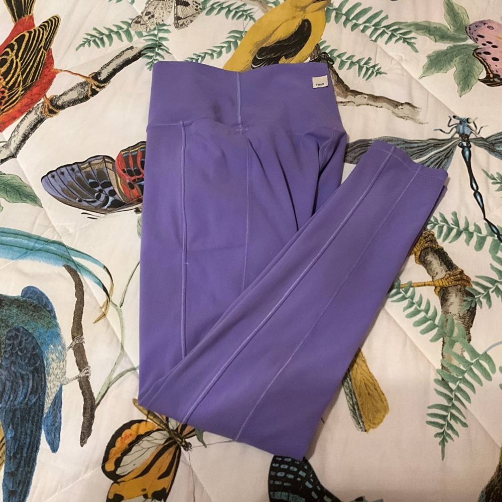 Vuori Leggings w/ Pockets Purple Small 7/8 Length